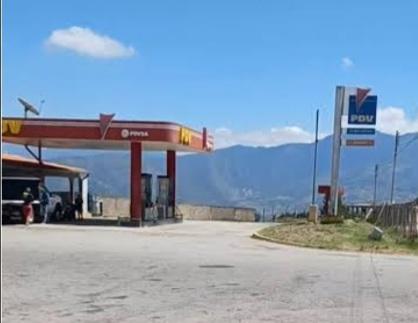 Estación de Servicio PDV Árbol Redondo